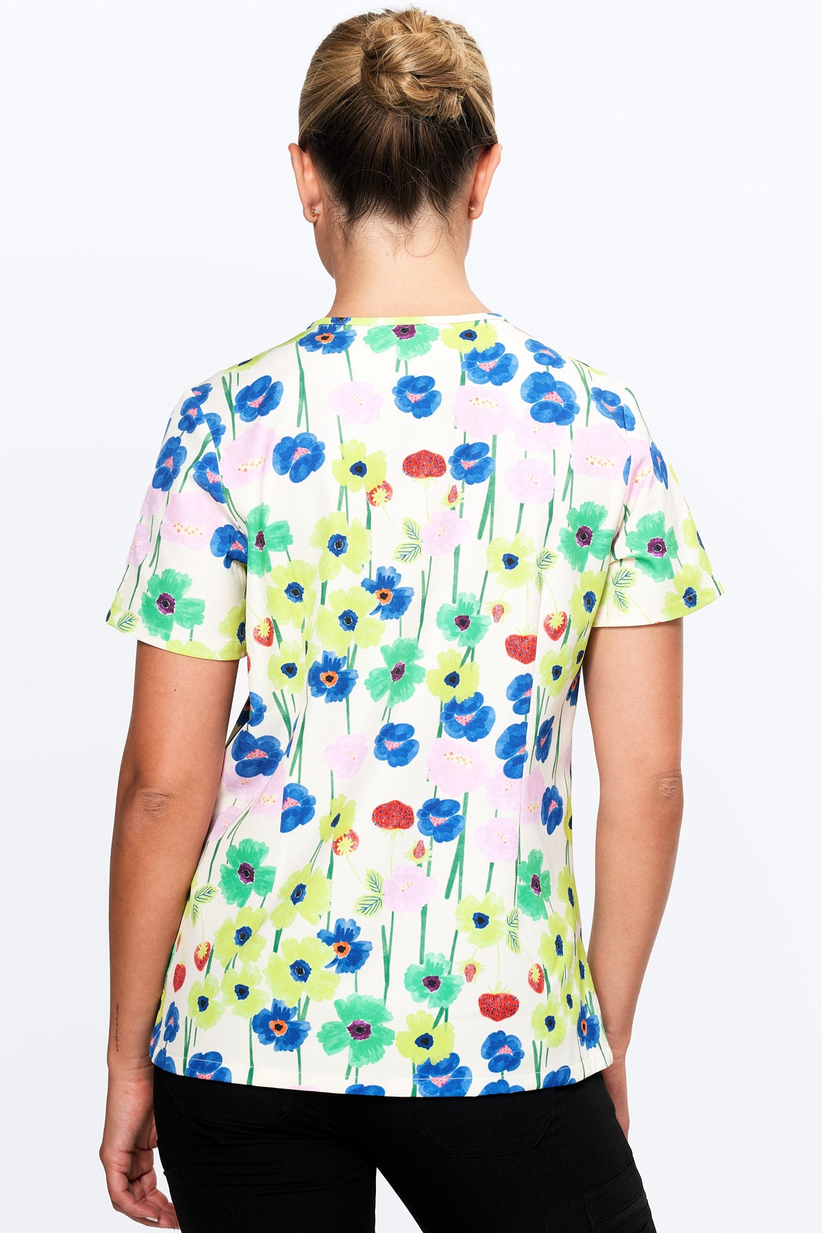 Wild Meadow Women’s 3-Pocket Scrub Top